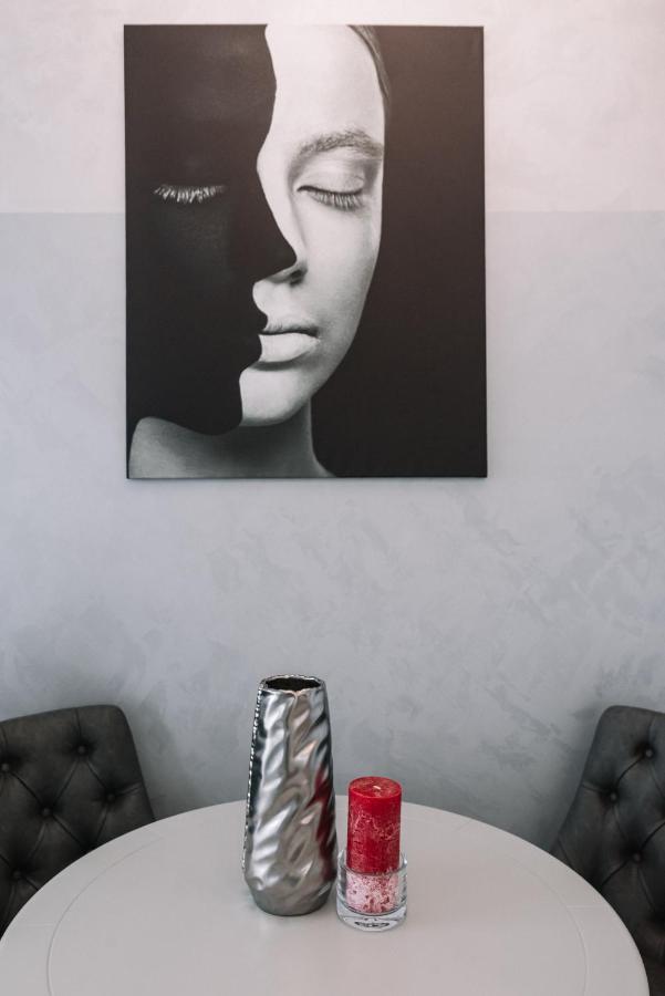 Royal Tower Vip Smart Apartments 2 Kiev Extérieur photo